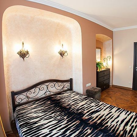 Rynok Square - The Heart Of Lviv Apartment Luaran gambar